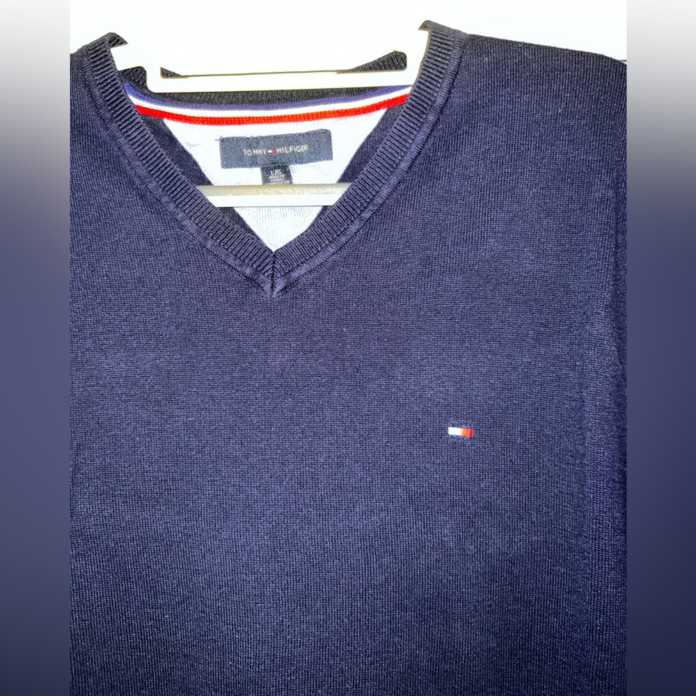 Tommy Hilfiger Navy Blue V-Neck Sweater, size Large